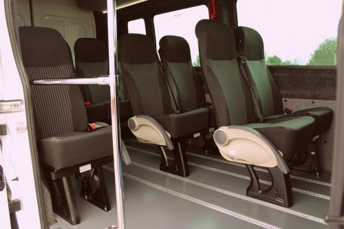 AG Zabudowy - Realizacje - Ford Transit - autobus 11-os